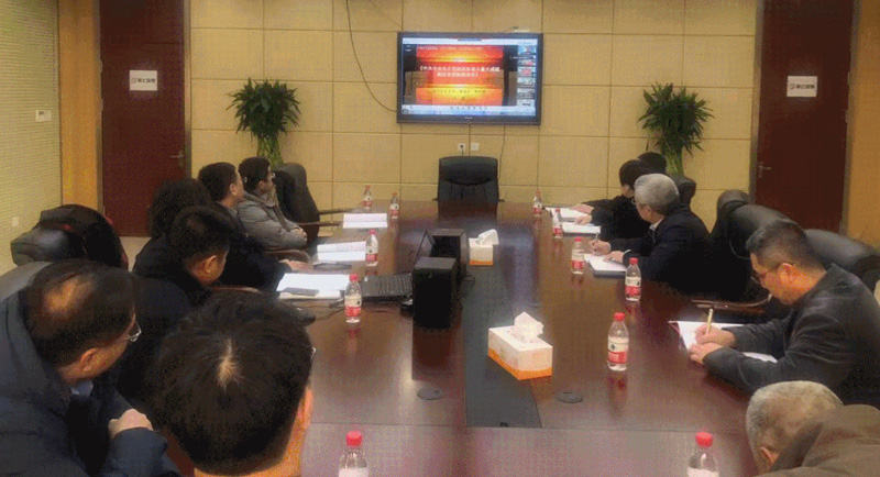 戴長(zhǎng)冰主持召開(kāi)集團(tuán)黨的十九屆六中全會(huì)精神暨省第十三次黨代會(huì)精神宣講報(bào)告會(huì)(圖3) 戴長(zhǎng)冰主持召開(kāi)集團(tuán)黨的十九屆六中全會(huì)精神暨省第十三次黨代會(huì)精神宣講報(bào)告會(huì)(圖3)