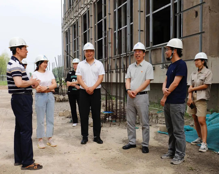 夏日送清涼，關(guān)愛在一線(圖2)